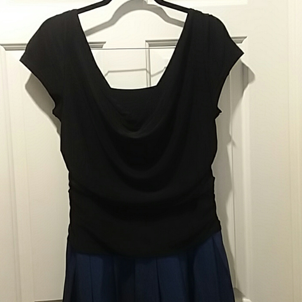 Dress - Picture 2 of 7
